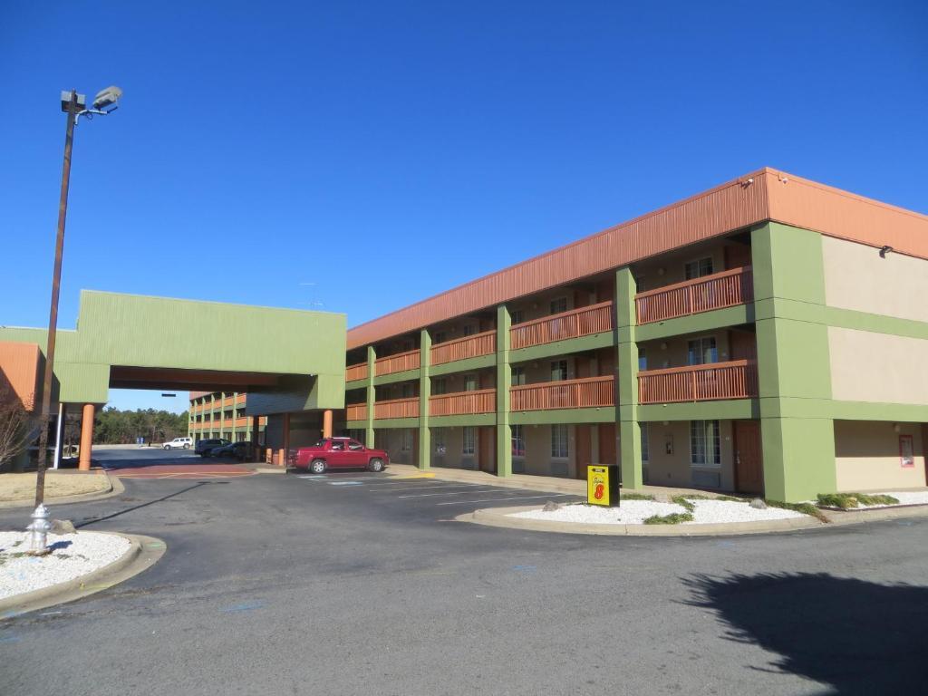 Super 8 By Wyndham Little Rock/Otter Creek Motel Exterior photo